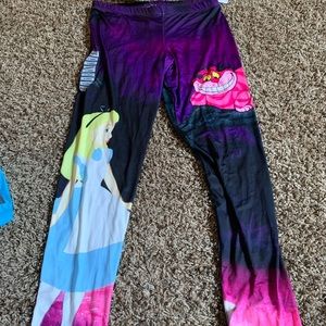 Disney Hot Topic Alice In Wonderland Leggings